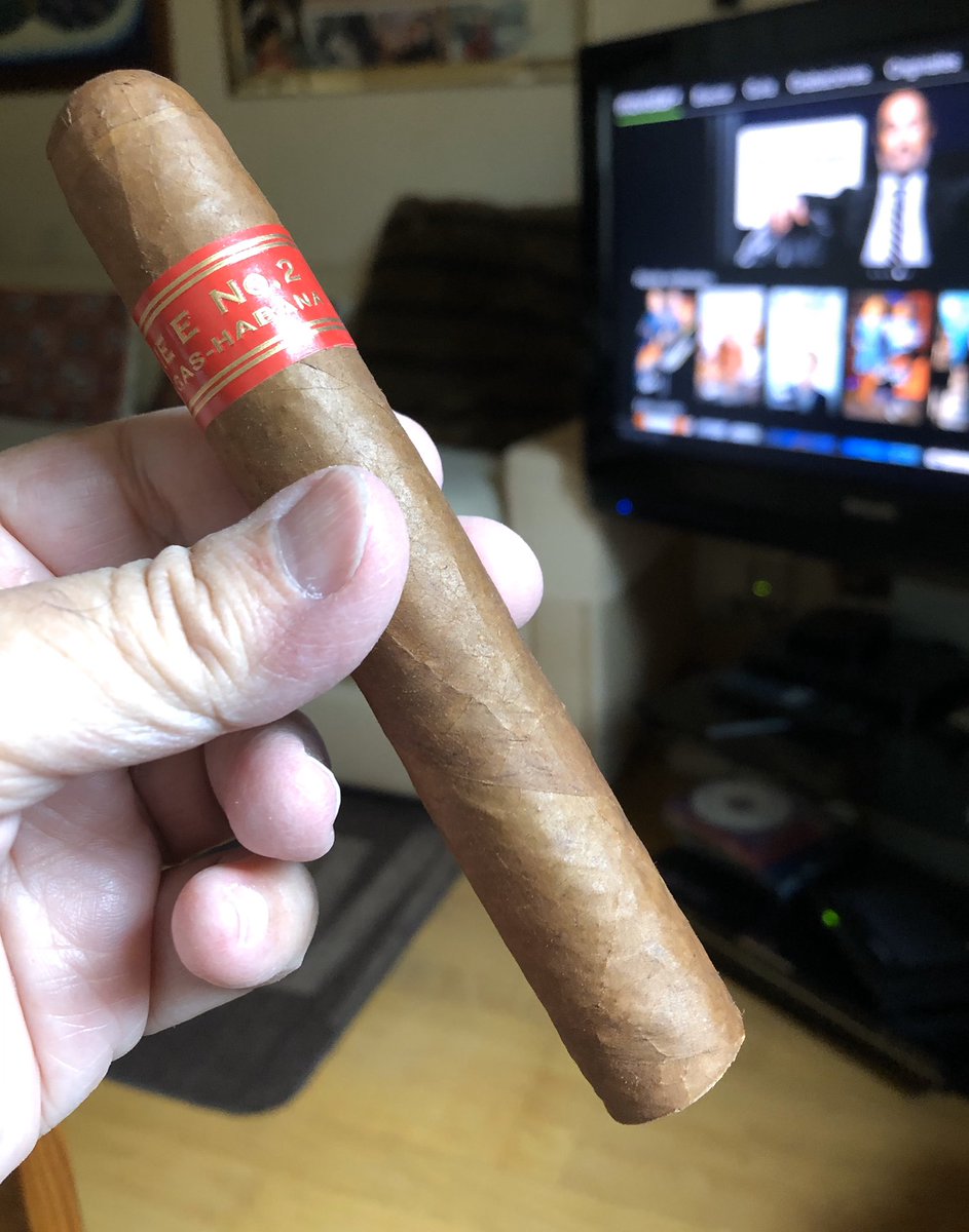 Partagas Serie No. 2 una vitola de galera Duke con carácter y fortaleza. @CigarChairman <a href="/olvera_j/">JROL</a> <a href="/aglezrc65/">Amelia</a> <a href="/PedroMerino1/">Pedro Merino</a> <a href="/PMocholi/">Pedro García Mocholí</a> <a href="/pasionhabanos/">Club Pasión Habanos</a> <a href="/_yoanguerrero/">Yoan Guerrero Curbera </a> <a href="/BarnatanMR/">Marcos-Ricardo Barnatán</a>