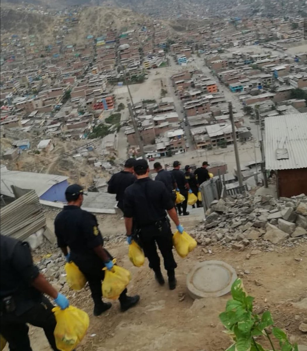 jesuscondeb's tweet photo. Ojalá que los que gritaban... Estudia, no seas policía ¡Nunca se olviden de esto!
#Dia15 https://t.co/dcKw2OE3KH