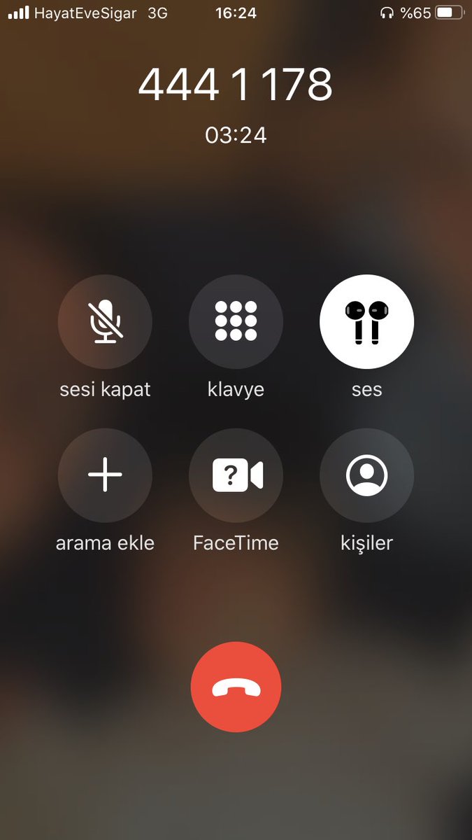 CgrsrD's tweet photo. İşimi gücümü bıraktım üçbuçuk dakikamı seni şikayet için harcadım ve operatöre bağlanamadım müge! Senin girmeye tırstığın hastanede günlerdir yatıyoruz biz! #mugeanli https://t.co/sUgQ04hht7
