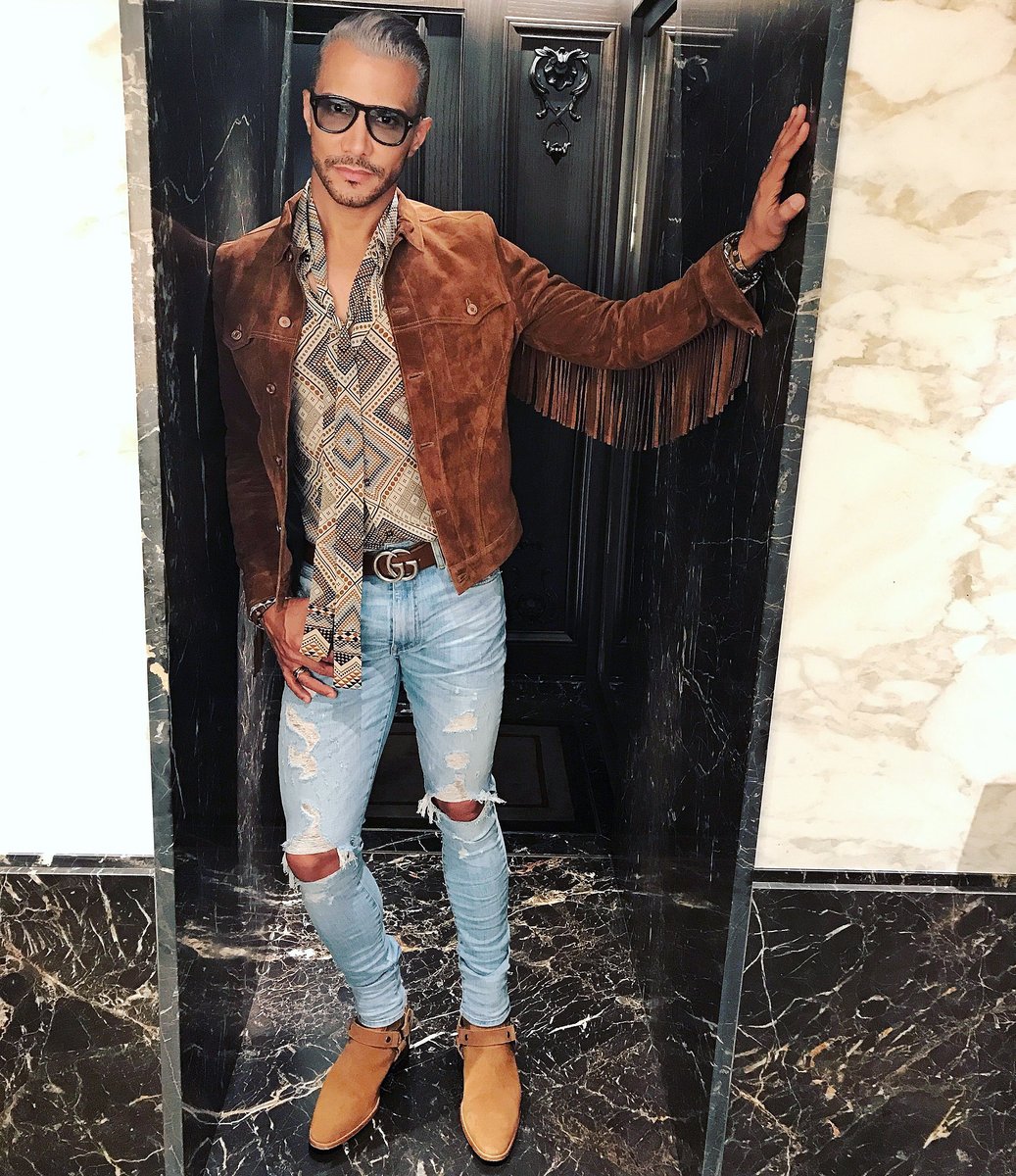 mrjaymanuel's tweet photo. #GetUp & #DressUp for your video calls today. We gotta crack open our #springfashions at some point. Letโs start this week off strong! ๐๐ฝ๐ https://t.co/pqVMJSHKLm