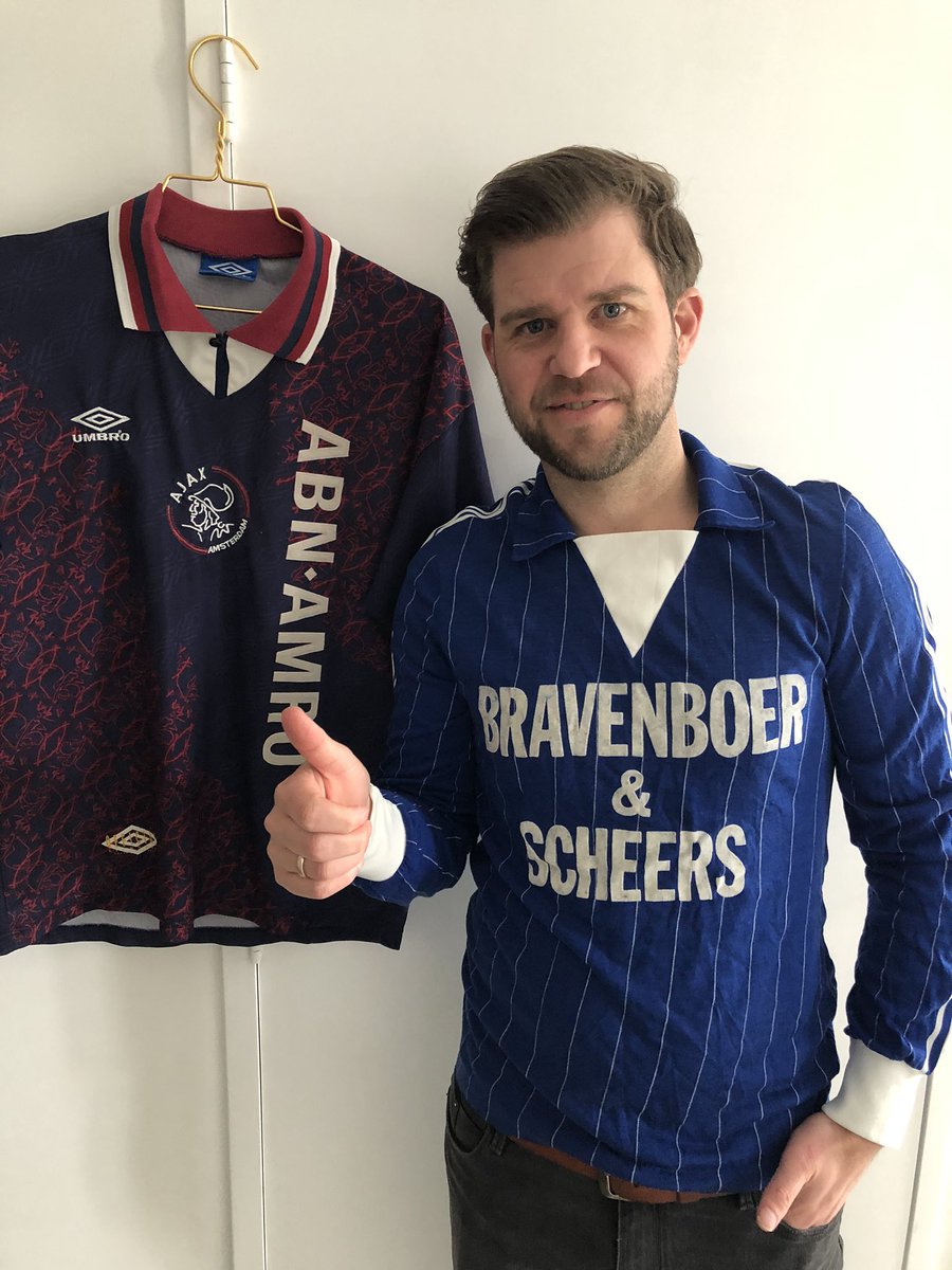 Bimtrouwer's tweet photo. @TheNr17 @eevanh @JorisR13 @johnnyderitter @Guchtie @BrianvanHoorn @KJ_Huntelaar @TheaDeBlaeij #voetbalshirtchallenge: 28 jaar HSVHoek, retro shirt gekregen van Japie. En HET UEFA Champions league shirt van 24 mei 1995 in Wenen. Kippenvel! Wat jij @CiccioPecoraro? @GBK72 https://t.co/AJJHTEStxS