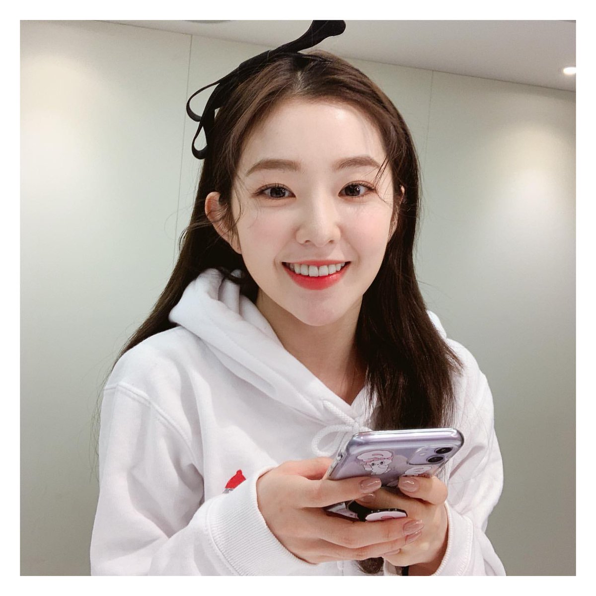 renestgrm's tweet photo. 200330 Irenestagram #RedVelvet #레드벨벳 #Irene #아이린 #RVF  (5P)

😊🎀💖

https://t.co/uDikiKYTyW https://t.co/ceuSC6iVEc