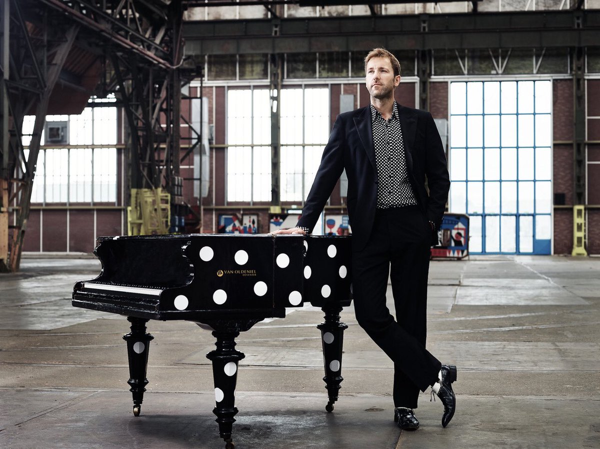 burodorgelo's tweet photo. Nieuw in ons aanbod! Nederlands beste Boogie Woogie pianist en zanger Jeroen. Nu te boeken voor elk #feest en #festival via https://t.co/ShwoOKgZLJ
#boogiewoogie #blues #pianist #bedrijfsfeest #party #evenement #event #artiestenbureau #livemuziek https://t.co/eI37mDG1z9