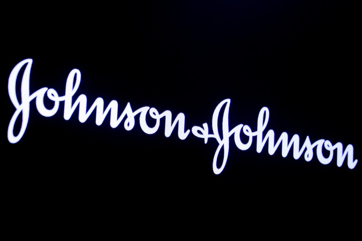 Reuters's tweet photo. Johnson &amp; Johnson says it made a $1 billion deal with the U.S. government to create enough manufacturing capacity for more than one billion doses of a vaccine it’s testing to fight coronavirus https://t.co/SjVZLaqtYC https://t.co/WdfnhDZSLS