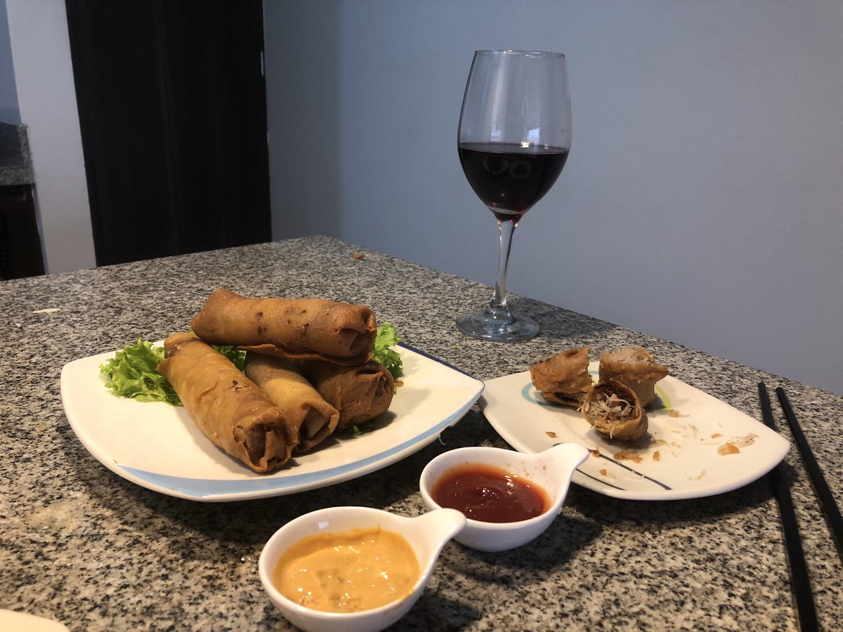 IsabelLopezMC's tweet photo. #encuarentenacocino Rollos de Primavera para innovar en la cocina con mi esposo, esta semana comida Vietnamita https://t.co/eNGliKWR0Z