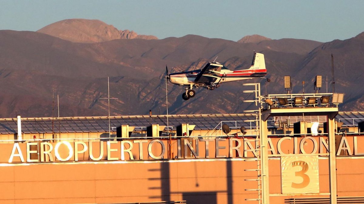 Aeroaplicadores's tweet image. ATACAN AL CORONAVIRUS CON APLICACIÓN AÉREA
.
El avión es una herramienta que otorga soluciones a muchos problemas por su posibilidad de alcance y velocidad.
.
SEGUIR HILO 👇👇