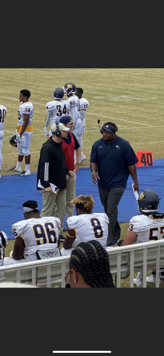 CoachMitchell48's tweet photo. Ive accepted the challenge from @gdudley18 1) post a pic of me coaching, &amp; 2) nominate four other coaches to do the same within 24 hours or make a $20 donation to a local charity. I nominate @CoachCheatRU @CHCoachWagner @Coach_Burks https://t.co/lrVebRav7y