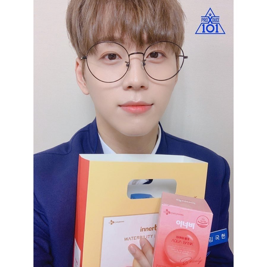 IDOL_GLASSES_S's tweet photo. 69. 비오브유(B.O.Y)-김국��

"탈빠는 했지만 갓경비주얼 못잃어서 제보합니다 •••" https://t.co/hlGjNa78Lm
