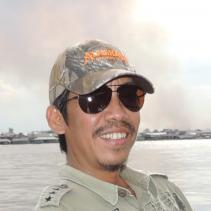RESLudel's tweet photo. Lab member Hariyo 'Beebach' Wibisono's PhD research focuses on tiger population ecology and landscape connectivity in Sumatra, where he has worked for many years leading implementation of the IUCN's Tiger and Habitat Conservation Program. https://t.co/zSjEswp7KF