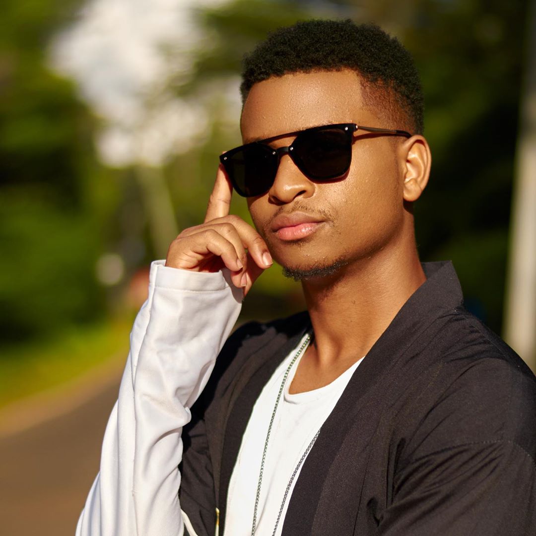 switchtvkenya's tweet photo. How about a round of applause for our #MCM @PresenterAli. Welcome to #EABase on @switchtvkenya. We hope you are safe at home. On the show today, the music revolves around #MondayCollabos. Which song under this genre would you like to hear?#MondayMotivaton #mondaythoughts https://t.co/rXiliFIaf2