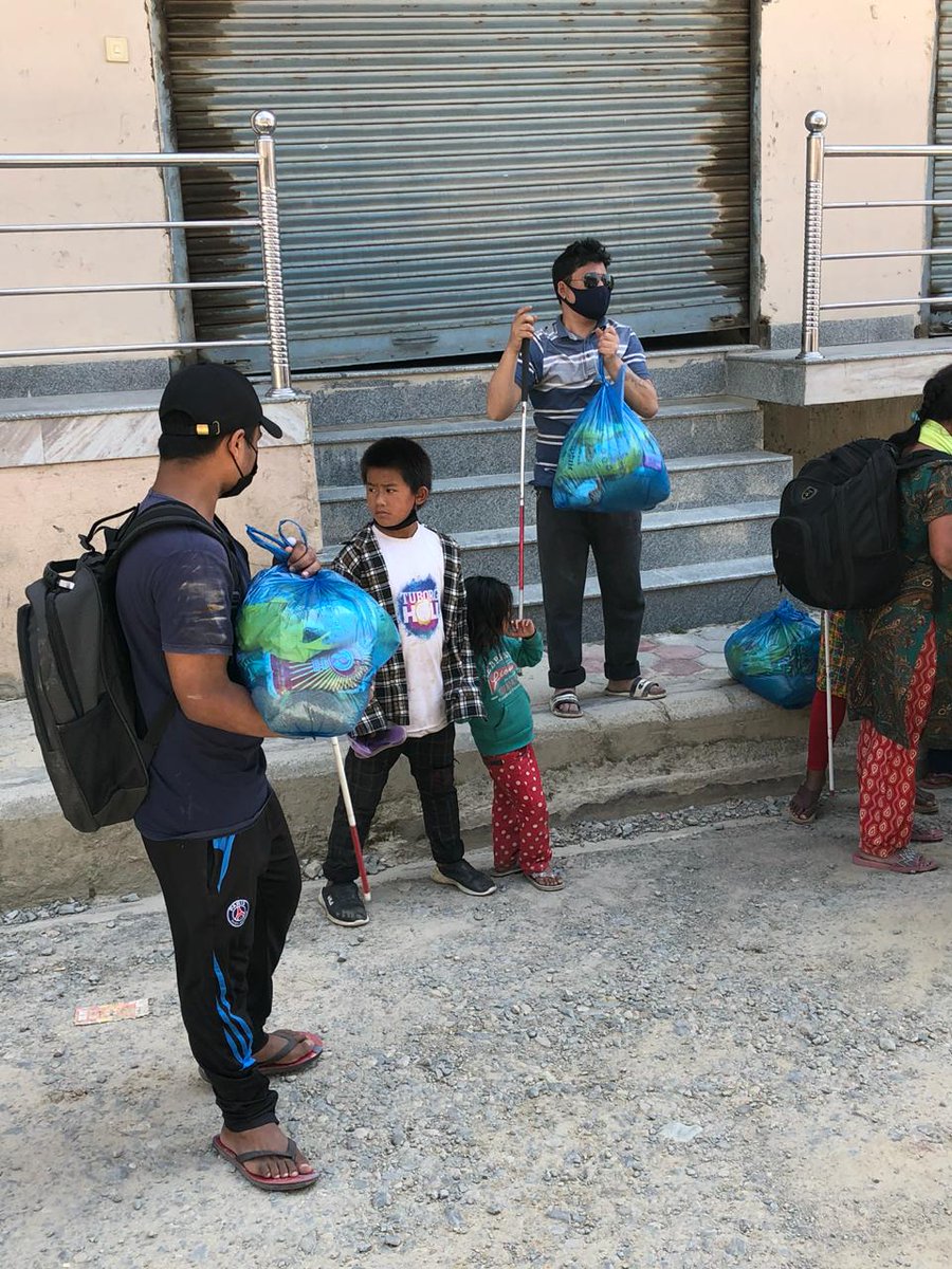 aolnepal's tweet photo. Each Family supported a bag with 5kg Rice, 1.5kg Lentils, 2 Kg Beaten rice, 1ltr Cooking Oil, 500gm Salt, 10packets Noodles &amp; 2 Soaps

Pledge w/ @ArtofLiving #Nepal #iStandwithHumanity 
9851021650, 9851025600, 9851026468, 9813699979

#ArtofLivingImpact #AOLDisasterRelief #COVID19 https://t.co/S5V8gOtOrh
