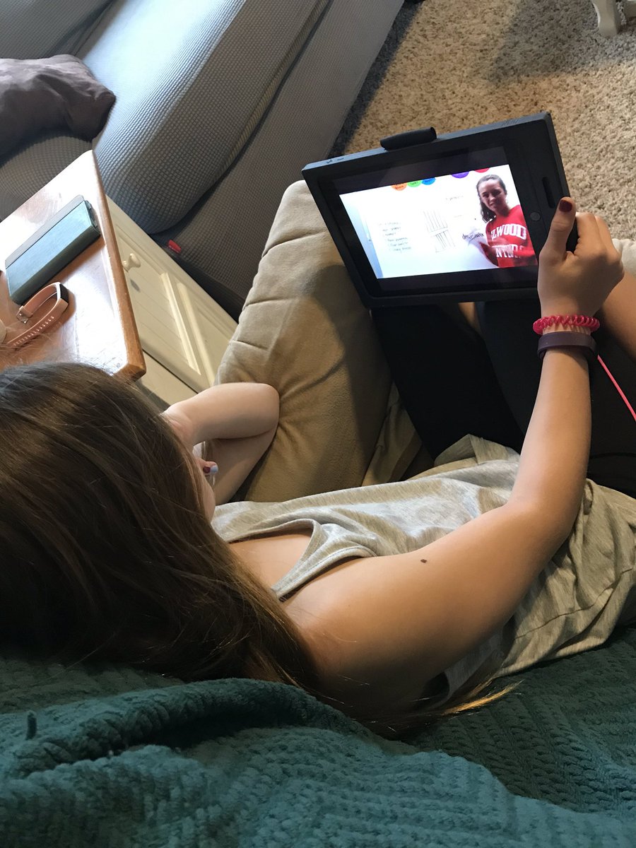 MrsFrysKinders's tweet photo. My girls watching their amazing teachers on video for e-Learning this morning has got me 😭#bhesbettertogether @HollyMishler @MissMillerBHES https://t.co/r2Zqc3jqXI