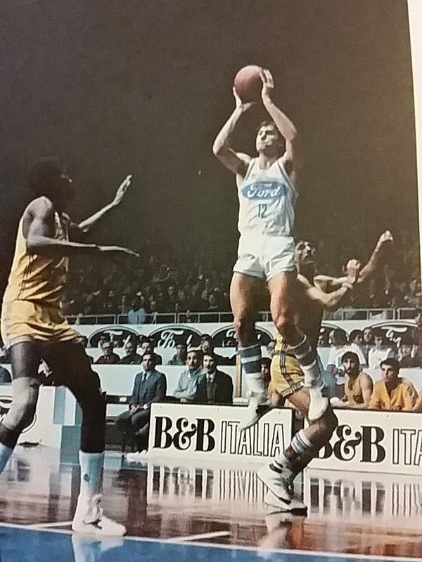 Antonello Riva: 2066 points in 97 matches (21,3 avg). Averaged 15,1 and 22,5 points in 14 and 15 matches respectively in order of his titles with  @PallCantu. Highest average is 27,9 in 14 matches in 1983-84.