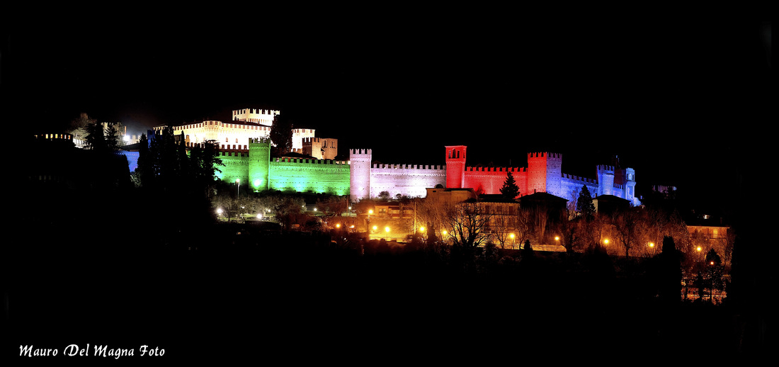 GradaraInnova's tweet photo. @castelliditalia @castelliditalia anche #Gradara è tricolore 🇮🇹 Coraggio Italia! Restando uniti supereremo questo difficile momento ❤️ https://t.co/JP5yg0GeaD