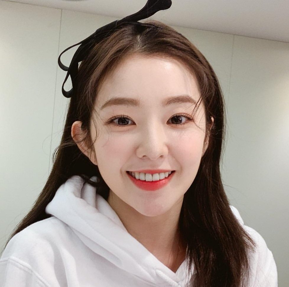 alvolo43's tweet photo. 이 얼굴로 페이스 아이디 풀면 아이패드도 놀라서 90도로 인사한다 https://t.co/QwMdWBlkUS