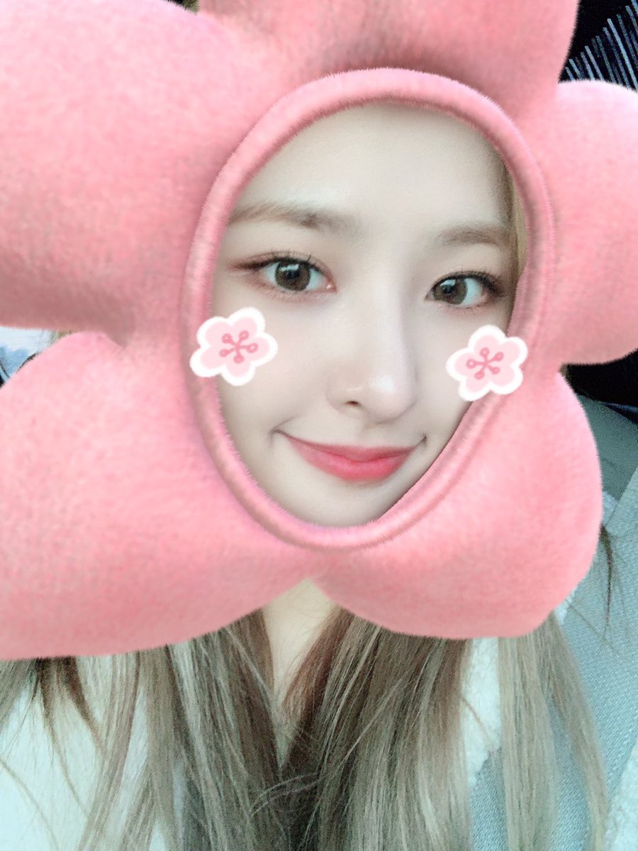 BVNDIT_official's tweet photo. [#정우] Good night 🌸❤️ 오늘 밤 꿈에는 정우가 나타날거야 뿅 🐰🐯
#BVNDIT #밴디트 https://t.co/iu2mbJsjRK
