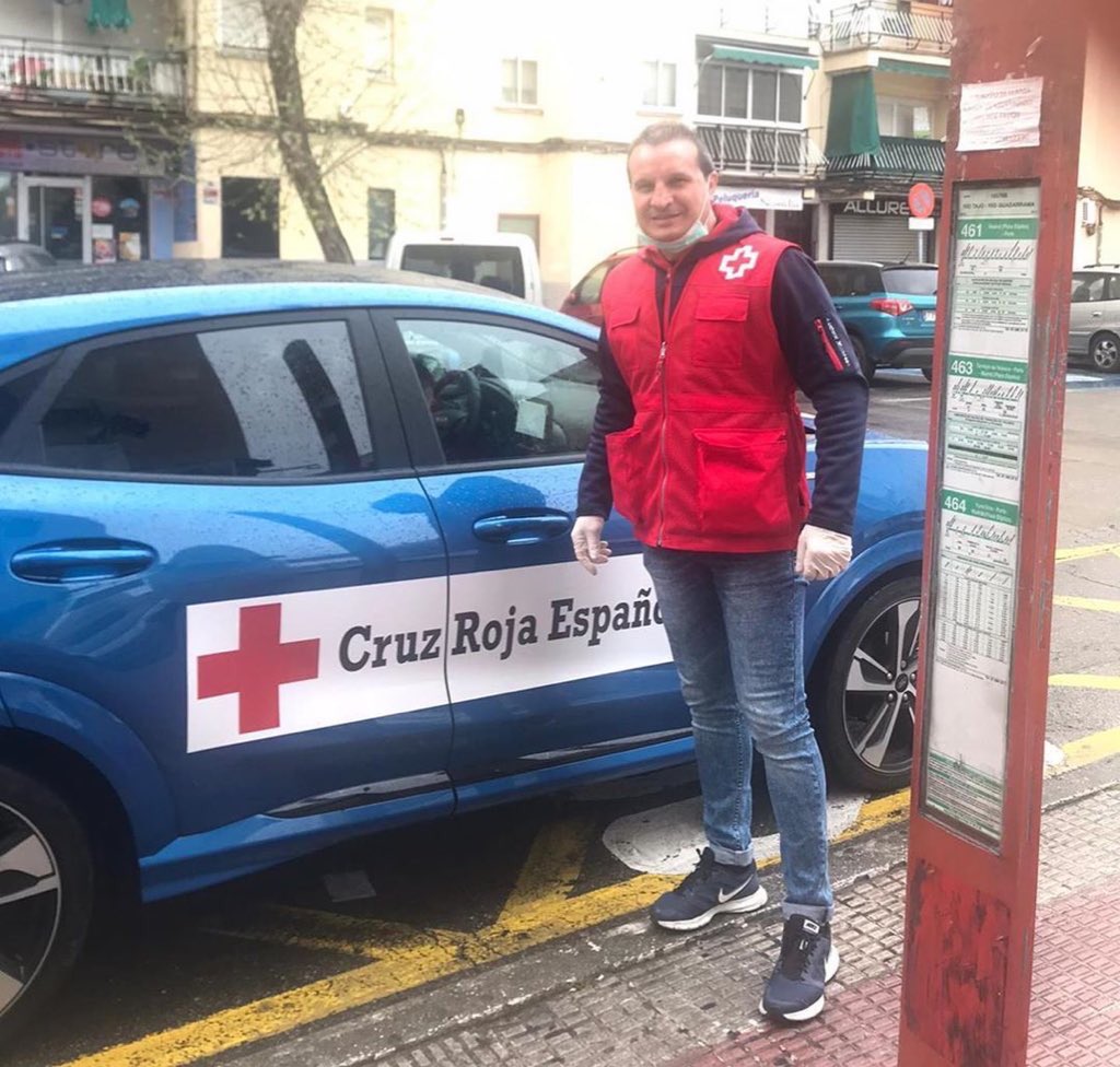 FEBOXEO1's tweet image. Javier Castillejo, excampeón mundial Superwelter y Medio, se ha hecho voluntario de @CruzRojaEsp para ayudar a nuestros mayores.

No vendamos escándalos de boxeadores de fuera de nuestras fronteras. Necesitamos esperanza, no sensacionalismo.

@A3Noticias @javicastillejo