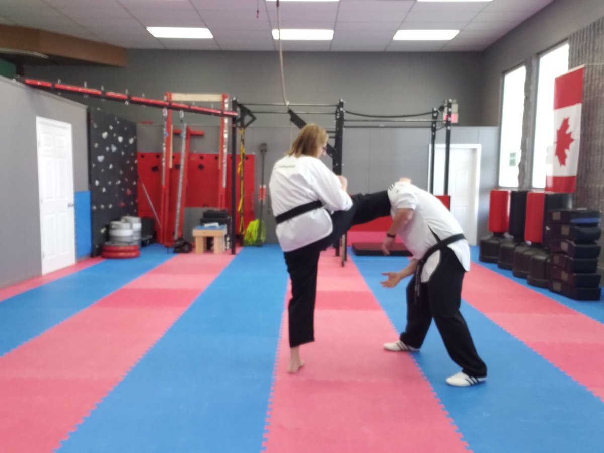 HigdonTeam's tweet photo. This is what happens when you have been in isolation too long
#taekwondo #worldtaekwondo #martialarts #tkd #taekwondolife #taekwondolove #poomsae #blackbelt #taekwondotraining #taekwondofighter #usataekwondo #knockout #kukkiwon #canadataekwondo #training https://t.co/UPbvPDNNql