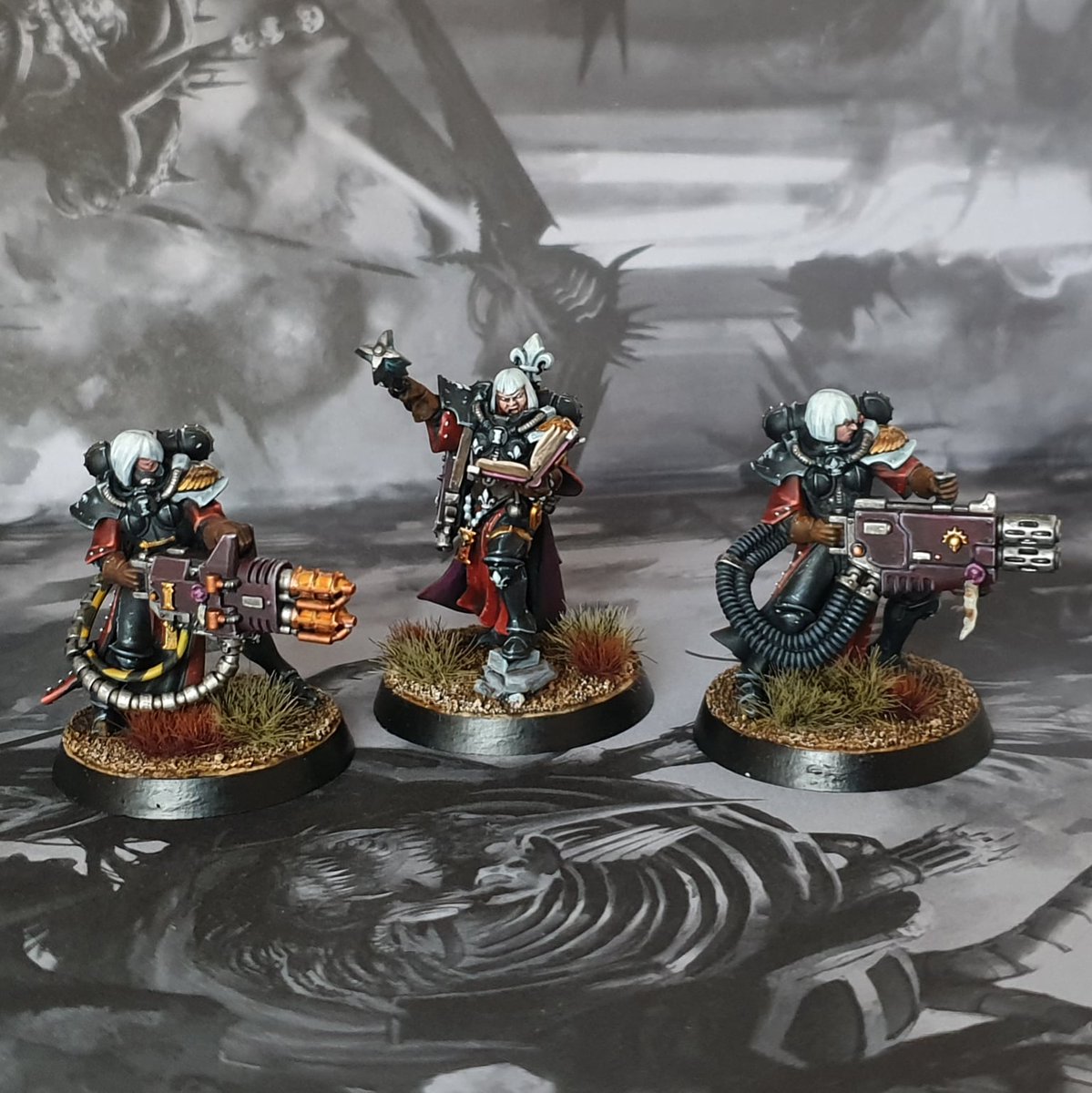 scrotrot81's tweet photo. Another week of #isolationhammer it's turning out pretty good for my painting output #paintingwarhammer #miniaturemonday #Warmongers https://t.co/V0ZyIZvGfi