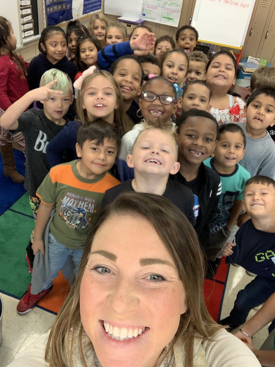 Nicky_Fields_'s tweet photo. Today, I am missing my “school babies”. They always laugh at me when I call them my babies, but that’s what they are to me. My babies. Everyday. In classroom #8 at @NorwoodES. We are a family. #LetsDoThis #remotelearning #FieldsFabFirsties #TeacherStrong #MondayMood https://t.co/tf41grPYWR