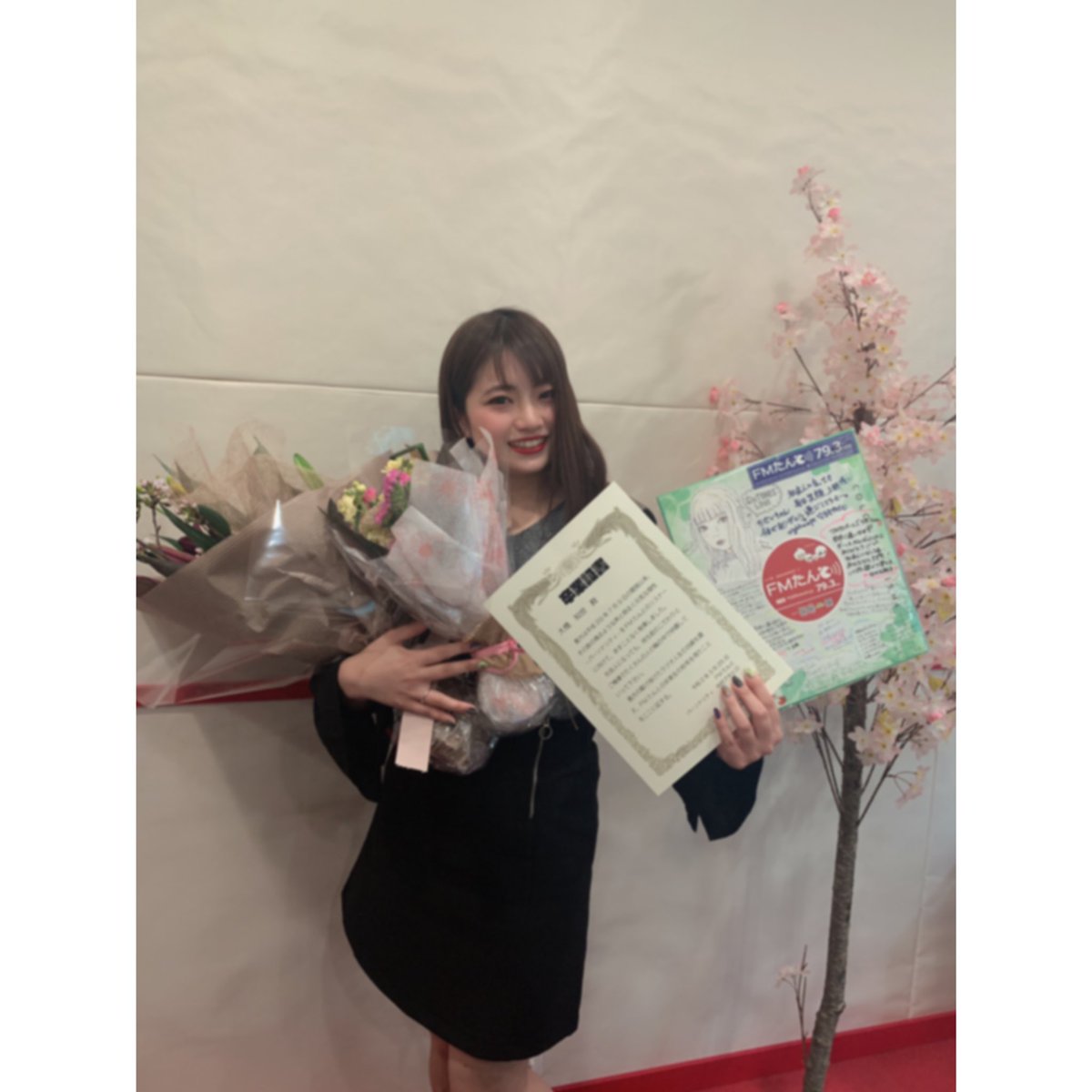 Chisei_fmtanto's tweet photo. 遅くなりましたが！ 

3/25をもって開局からお世話になった
FMたんと卒業しました🌸

アッキーさんの粋な計らいにより
ちせいだけの卒業式を開いてもらい
素敵な最終回となりました、、！😭

リスナーの皆さん毎回メッセージ
ありがとうございました！🌟
またどこかでお会いしましょう〜！！！ https://t.co/LeB6a6jtXW