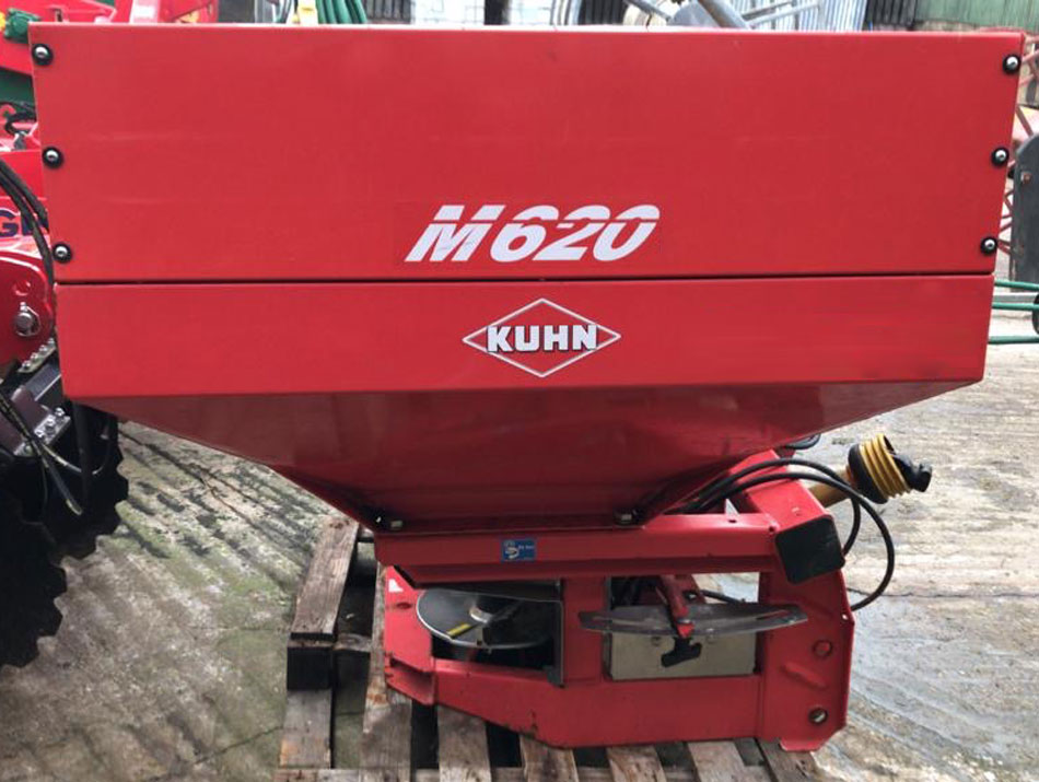 drumlishfarm's tweet photo. 🌿🚜 Fertiliser Monday 🌿🚜

Just-in and ready for action is this quality used @KUHN_UK  MDS 932 Fertiliser Spreader!

Northern Ireland &amp; Ireland:
Call Us Now: 028 8289 8891

Mayo | Clare | Galway | Leitrim
Fintan Murray 0879956849

Limerick | Cork | Kerry
Paul Purtill 0876552741 https://t.co/FNTl5gCRb2
