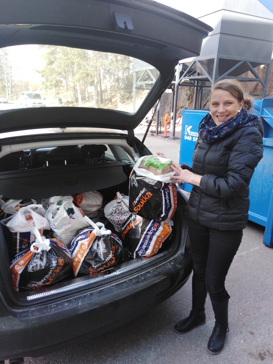 MarjukkaMikkola's tweet photo. Espoonlahden srk.n ja Spr.n yhteistyössä vietiin tänään ruokakasseja koteihin. Uuden edessä ollaan ja hommat saadaan rullaamaan. 👍♥️ https://t.co/9PGODP0jj8