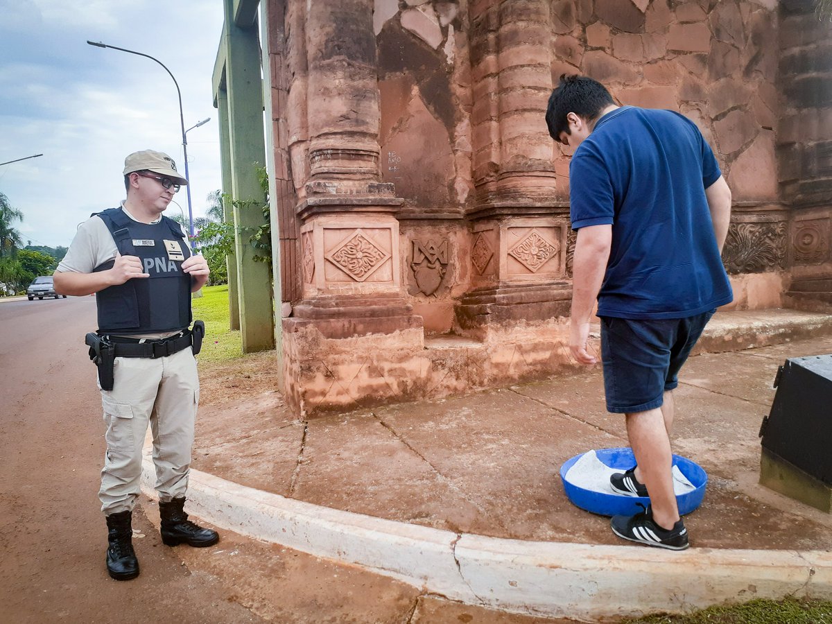 🔵Reforzamos los controles en los accesos a la Ciudad con la desinfección de las unidades que vienen a proveer de mercadería a los negocios.

🔵Con esta medida ayudamos a que el virus permanezca fuera de nuestra ciudad.

Igualmente #QuedateEnCasaYa
