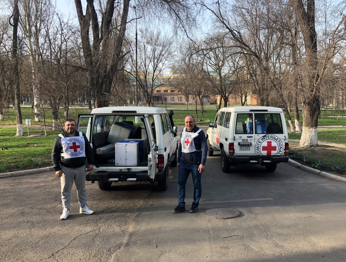 ICRC_ua's tweet photo. Today, our engineering team installed boilers and taps for hot water in the wards of the #Mariupol hospital designated as one of the core medical institution for #COVID19 response in the region. The hospital is already treating five patients with the coronavirus infection. https://t.co/9tTTbeCZ32