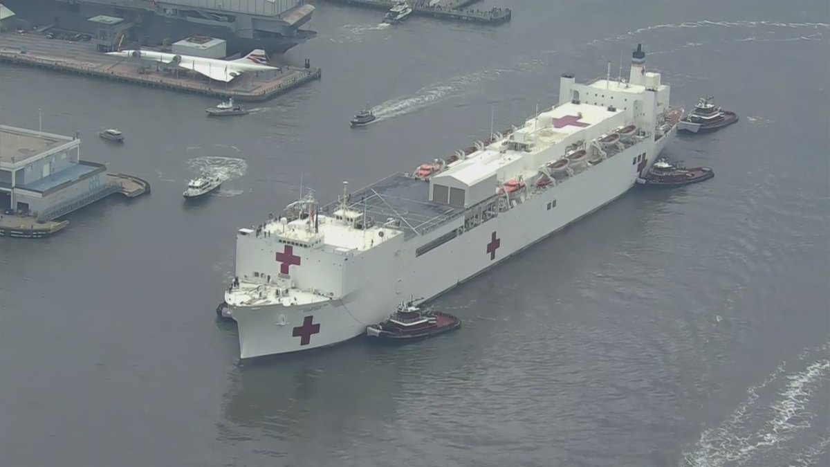CBSNewYork's tweet photo. LIVE LOOK: Navy hospital ship USNS Comfort arrives in New York Harbor. Chopper 2 overhead. https://t.co/Z7d5FlzjIN https://t.co/RzR9E8HN9h