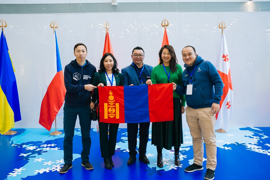 🇲🇳 Монголын iHotel Global компани 🌏 Seedstars Global тэмцээнд дэлхийн шилдэг 45 технологийн компанитай 500,000$ -ийн төлөө өрсөлдөж байна. 💪

Онлайн санал асуулгын дүн чухал нөлөөтэй учир та бүхнийг дэмжихийг чин сэтгэлээсээ хүсье. 🙏🙇‍♂️

САНАЛ ӨГӨХ ЛИНК seedstarsworld.com/summit/voting/