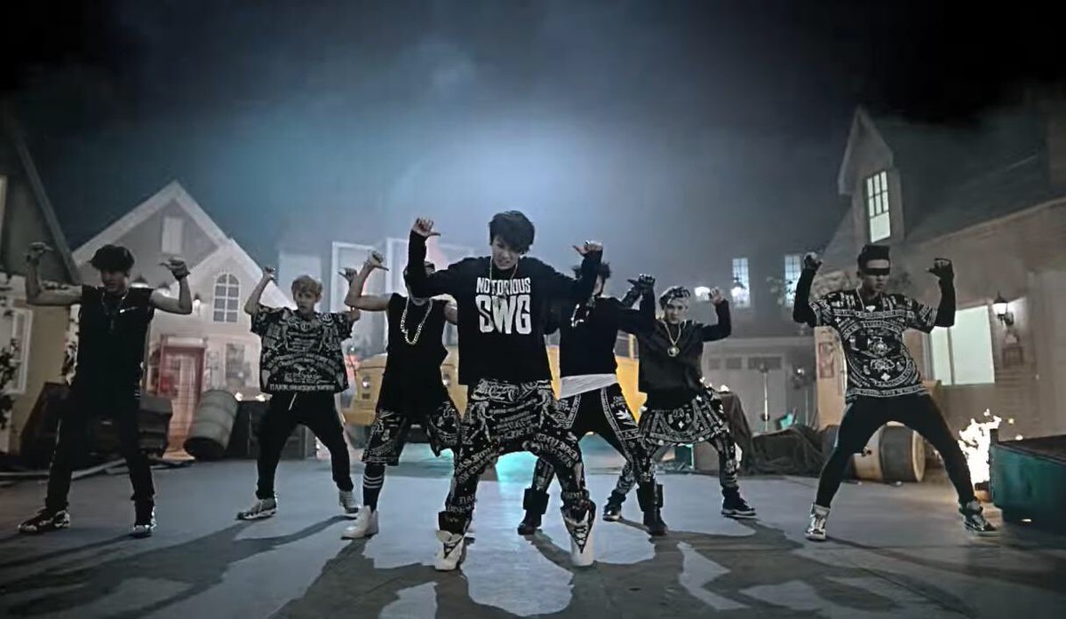 movedacclolol's tweet photo. GUYS HAVE YOU SEEN THE MUSIC VIDEO TO NO MORE DREAM?? ITS REALLY GOOD
I think JK is my bias 😳
#Bangtan #bulletproofbeginning https://t.co/1hNTKZ3OGN