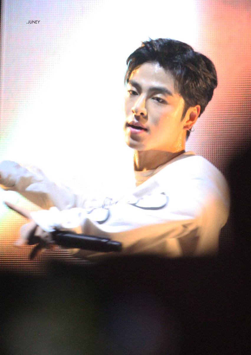 juney3103's tweet photo. HAPPY 24TH BIRTHDAY DEAR KOO JUNHOE

@tkwpcnfak

#BrightSmileJunhoeDay #아이콘 #iKON #구준회 #JUNE #JUNHOE #ジュネ https://t.co/R7zI5lCNsE