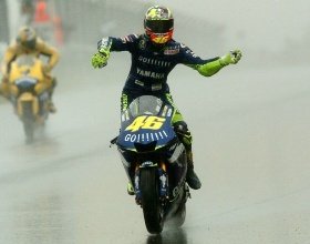 ValeYellow46pic's tweet photo. #BritishGP 2005 https://t.co/2ZasGuYsqn