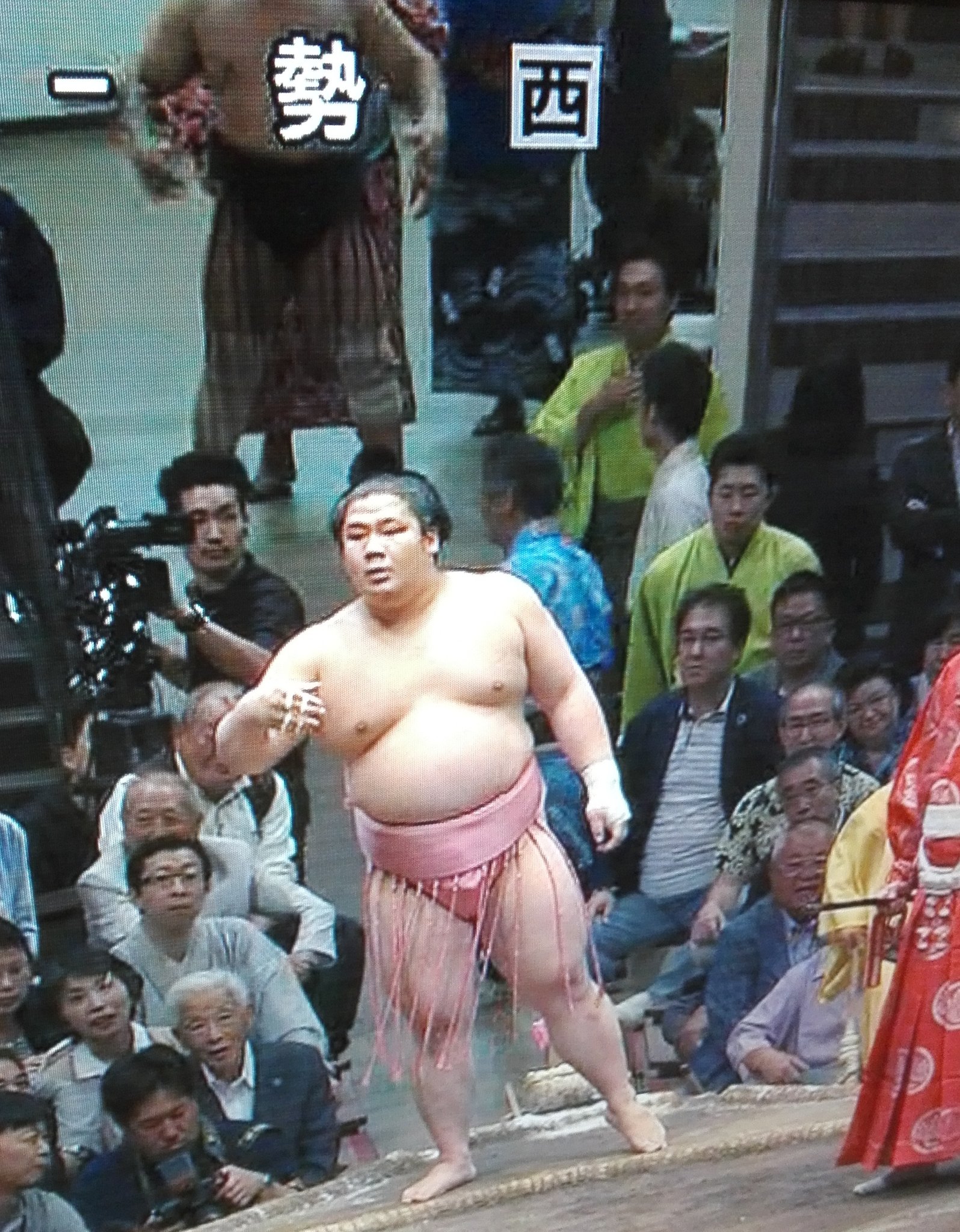 تويتر は な على تويتر 力士の塩撒きで疫病退散 宇良 T Co Kvdfbzwvhm