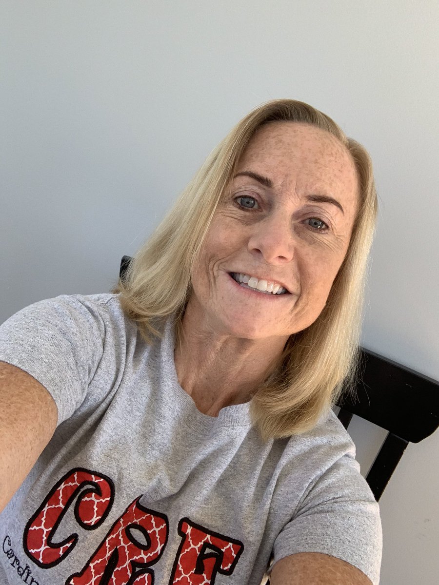 Baccus5's tweet photo. Wearing my CRE spirit wear @CardinalRidgeES https://t.co/L6kEmyWXgA