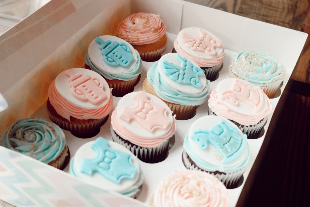 LeanneLil's tweet photo. Gender Reveal Details + We’re having a….BOY! https://t.co/KQIIrW748Z https://t.co/cOUWgpZ2xG
