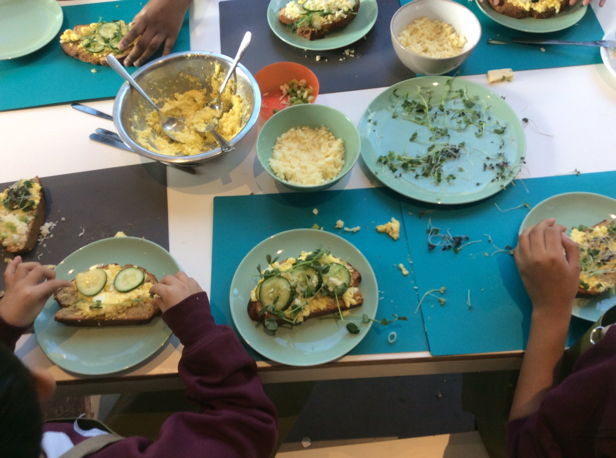 CLConnected's tweet photo. Earlier this year, we had a wonderful time with @HillMeadPrimary and @GardenMusLearn making revolutionary cookbooks (and large amounts of sandwiches). Thanks @Waterloo200org You can find our resources here: https://t.co/ESKIPZ8d58 #making #education #edtech #climate #revolution https://t.co/mHUKUiWMBy