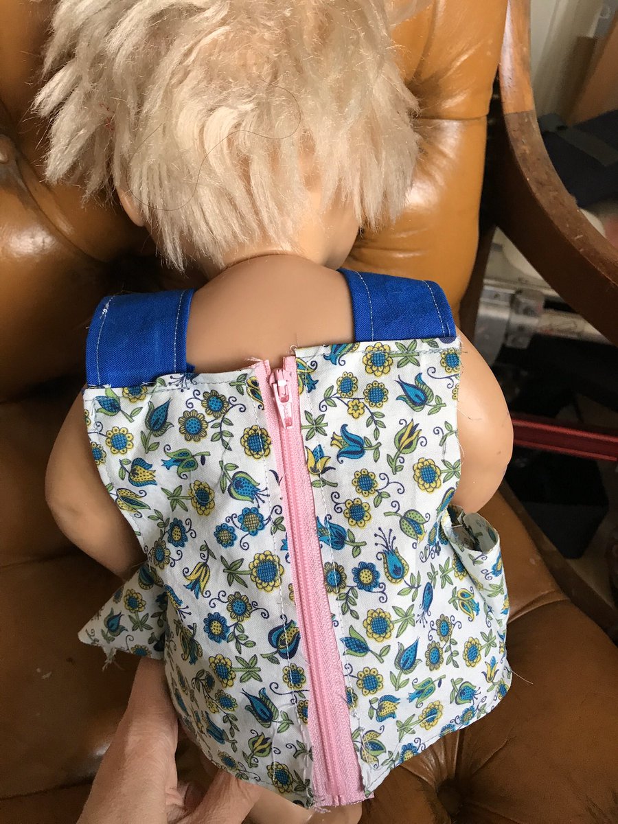 SarahVaci's tweet photo. First ever dress made ! Tons of errors but Iโm proud :-) #sewingbeginner https://t.co/gvNczAai0Z