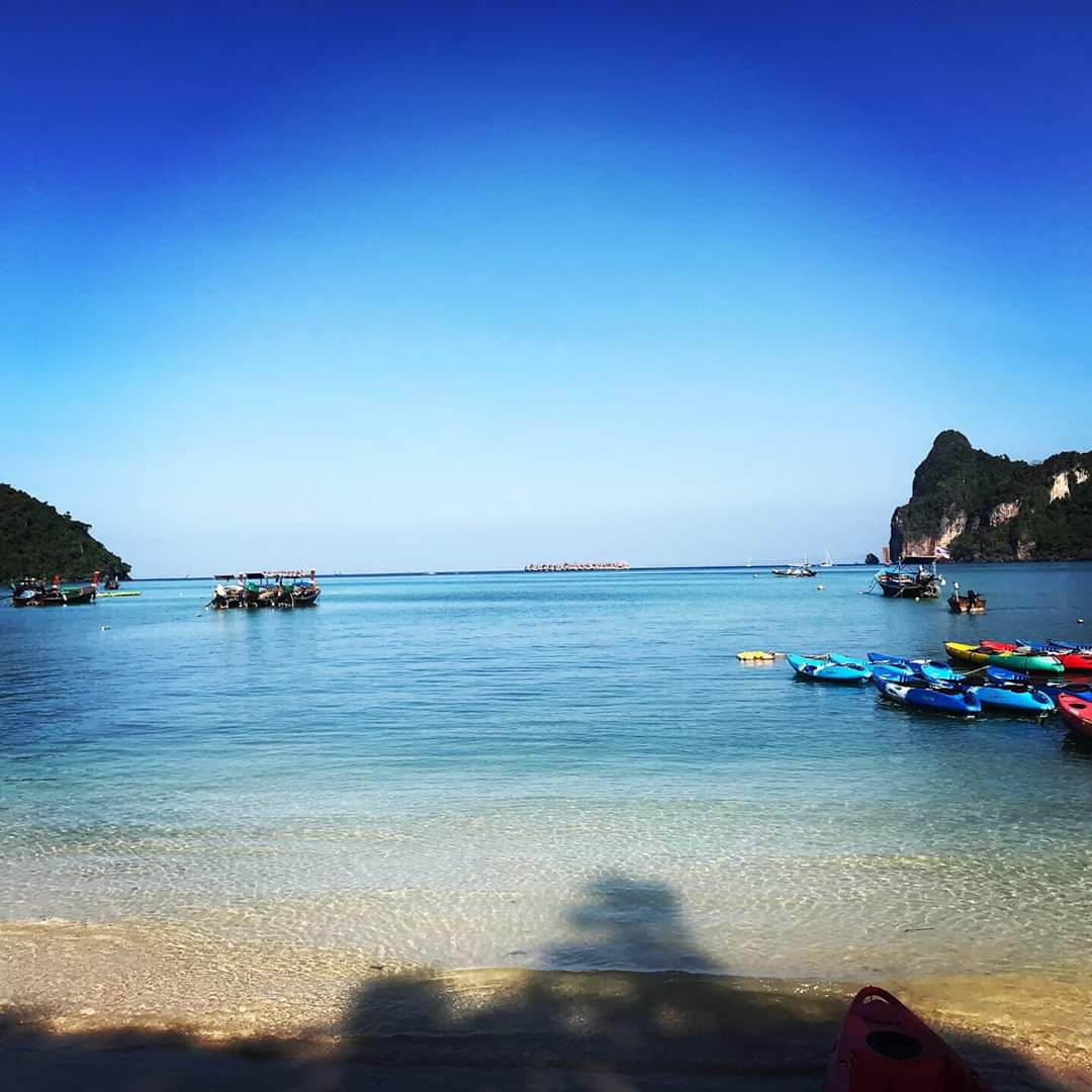 IreneHaschke's tweet photo. @siro_web @dattrav1 @luzifinchen1 @eyesonly71 @Adriana53871022 I ask those who love the sea to join the challenge to publish a picture of a beach. Just a picture, no description. The goal is to flood Twitter with positive photos instead of negative. Copy the text, attach a picture and see beautiful pictures. 
#PictureOfABeach https://t.co/RceKSMeB0o