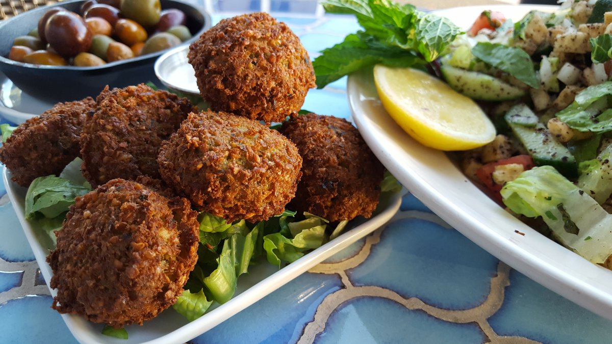 renatas_kitchen's tweet image. Check out our new dinner menu.

Takeout hours for dinner are 3p - 8p

#orderouthelpout