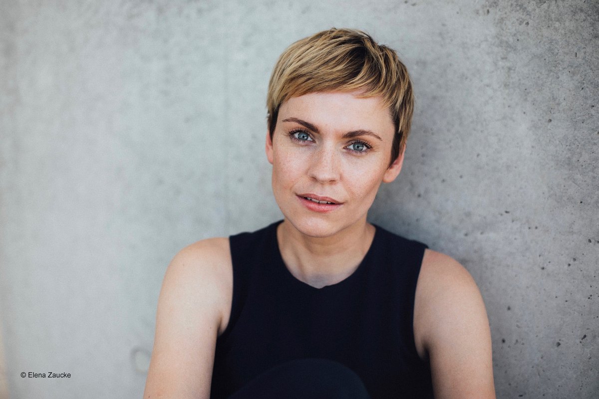 Was #GundulaNiemeyer von #DieBergretter daheim macht, um sich eine Auszeit zu gönnen und vieles mehr hat sie im exklusiven Interview mit #Heimatkanal verraten.
->bit.ly/2UHnIn6 @Bergretter_Fan
 #fernsehenmitherz