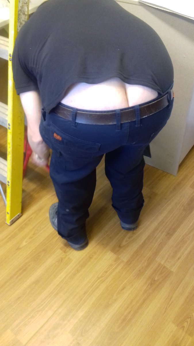 addicts_crack's tweet photo. Look at this Corona-riddled crack peeking out from underneath a ladder. Talk about bad luck! Sent in by a crazed follower. Send more!
#CrackBaby #crackstuffers #crackaddict #buttcracks #bikeracks https://t.co/OcA2Qa7V0R