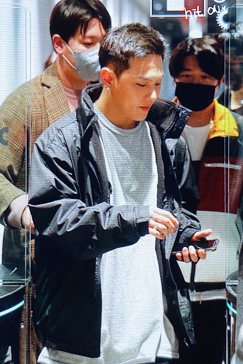 200320 
#동혁 #김동혁 #donghyuk #ドンヒョク
<a href="/D_dong_ii/">김동혁</a>