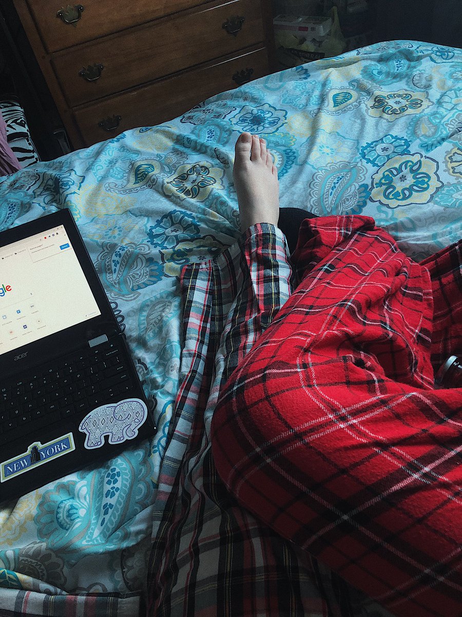 KayDomolive's tweet photo. pajama day homework things ! #knightpride @GNHSActivities https://t.co/CJKBZxp9MT