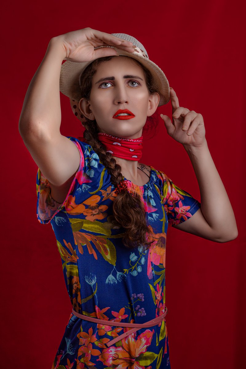 souzalucyg's tweet photo. Para quem ficou curioso para ver melhor a make do ultimo desmaqueando a ciência segue ai! Foto e edição by meu irmão <3 sigam ele no insta @nadson.gs.
https://t.co/ARsJTgpxOO
#makesciencebr #model #modelo #trans #mulhertrans #TransIsBeautiful #modelotrans #filosofia #LGBTQ https://t.co/7RHoHACwhc