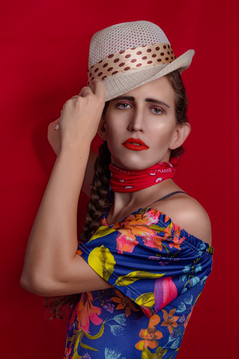 souzalucyg's tweet photo. Para quem ficou curioso para ver melhor a make do ultimo desmaqueando a ciência segue ai! Foto e edição by meu irmão <3 sigam ele no insta @nadson.gs.
https://t.co/ARsJTgpxOO
#makesciencebr #model #modelo #trans #mulhertrans #TransIsBeautiful #modelotrans #filosofia #LGBTQ https://t.co/7RHoHACwhc