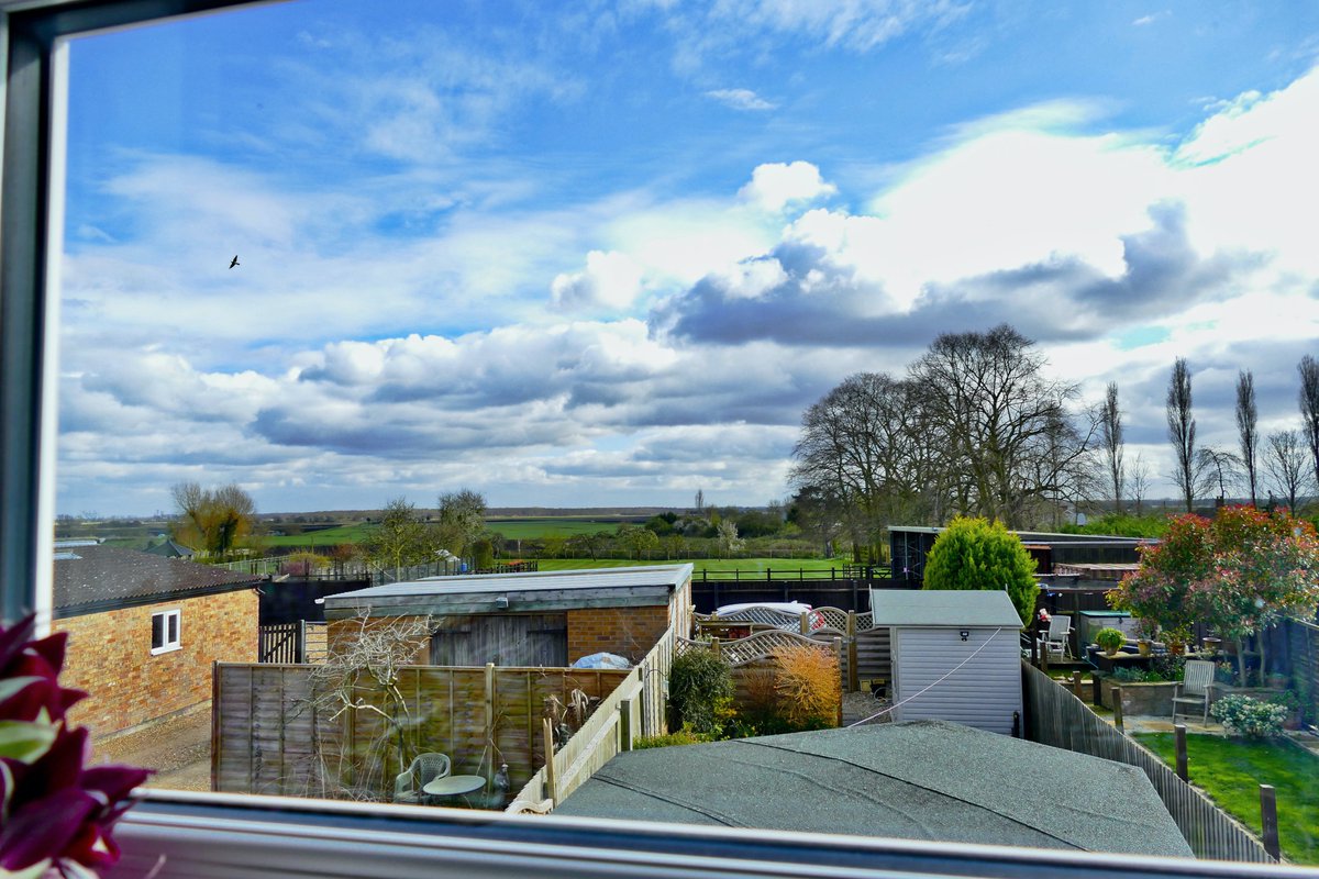 daveroybradley's tweet photo. Looking out over the Fens at 4pm @ChrisPage90 #WindowWeather https://t.co/mqHq8LNXl5