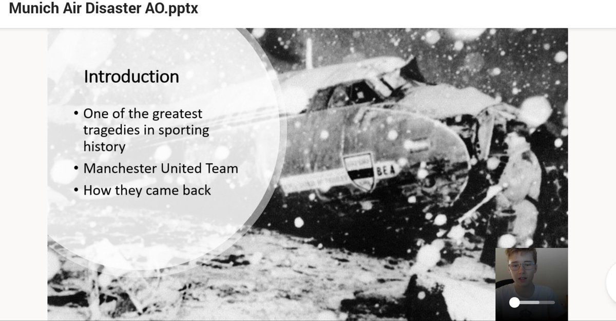 FoxCovertPS's tweet image. Two more presentations. I can&apos;t tell you how happy it made me to see all these wee smiley faces. Miss then loads! Well done #p7fcps