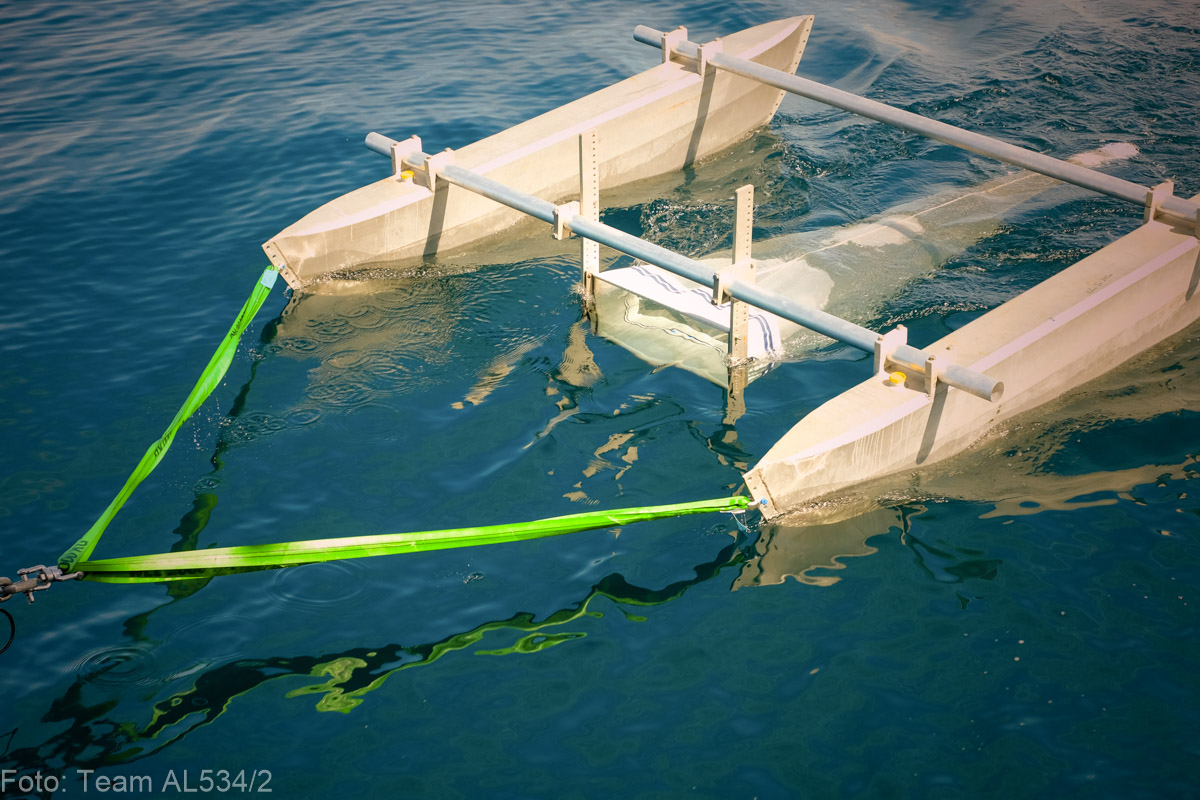 GEOMAR_en's tweet photo. Less than 10 per cent of the plastic entering the ocean can currently be detected. The @jpioceans project #HOTMIC aims to trace the path of #microplastics in the ocean. #FS_ALKOR has already provided samples and data: https://t.co/NXXoQ2d31L @ugent @Unipisa @ipma_pt @SyddanskUni https://t.co/prEYBP1hLb